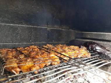 Lezzetli Adana kebabı ve salata