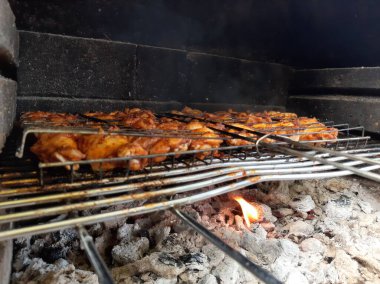 Lezzetli Adana kebabı ve salata