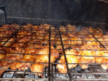 Lezzetli Adana kebabı ve salata