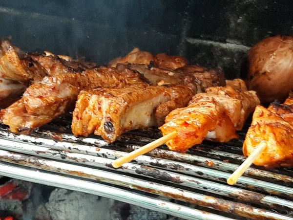 Ízletes Adana Kebab Saláták — Stock Fotó