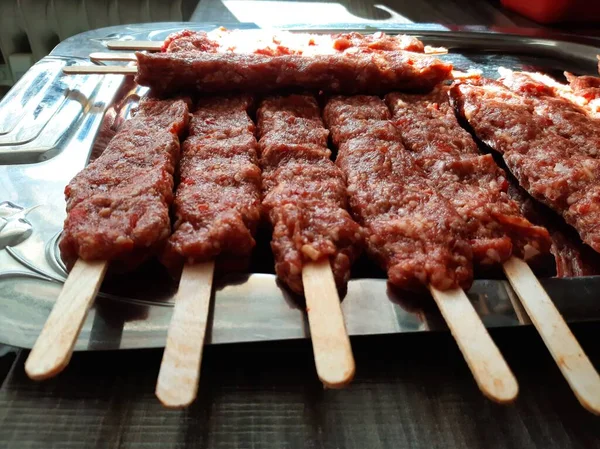 Delicioso Kebab Adana Saladas — Fotografia de Stock