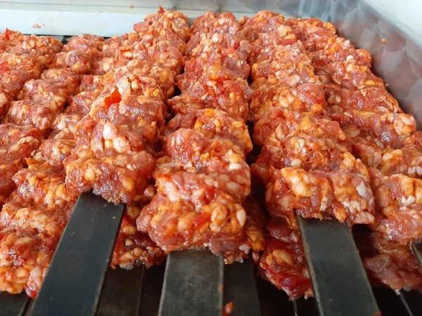 Turco Tradicional Adana Kebab Pronto Para Cozinhar — Fotografia de Stock