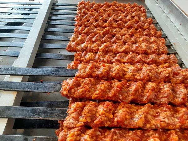 Turco Tradicional Adana Kebab Pronto Para Cozinhar — Fotografia de Stock