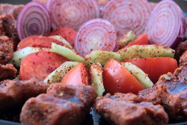 Tabakta nefis bir puro var.