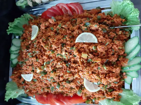 Tabakta nefis bir puro var.