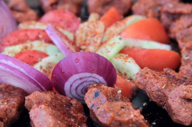 Tabakta nefis bir puro var.