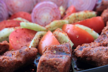 Tabakta nefis bir puro var.