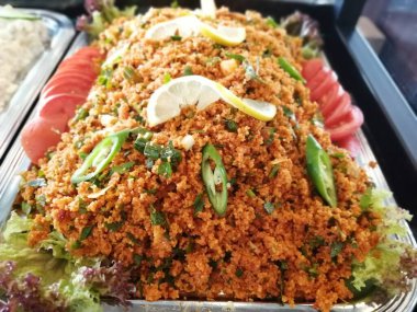 Tabakta nefis bir puro var.