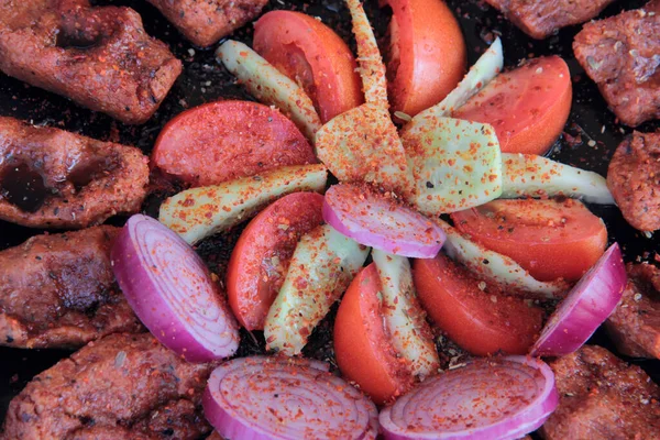 Tabakta nefis bir puro var.