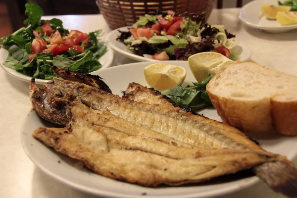 Delicious Fish Salads Presentation Plate — Stock Photo, Image