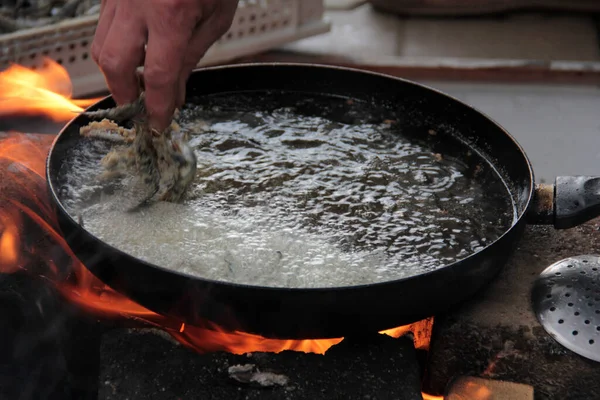 Sardellen Werden Pflanzenöl Einer Pfanne Gebraten — Stockfoto