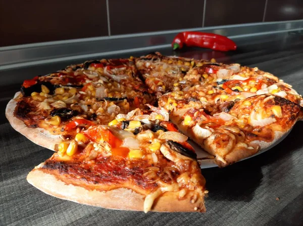 Pizza Quente Deliciosa — Fotografia de Stock