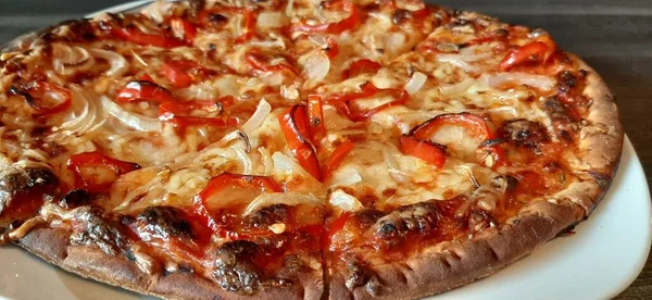 Sıcak Lezzetli Pizza — Stok fotoğraf