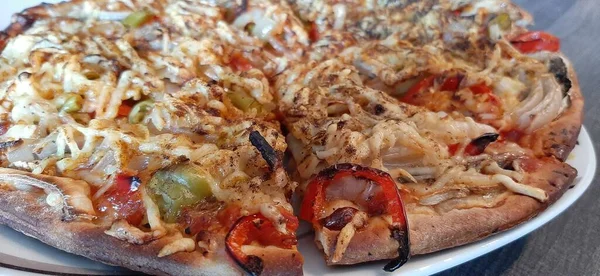 Sıcak Lezzetli Pizza — Stok fotoğraf