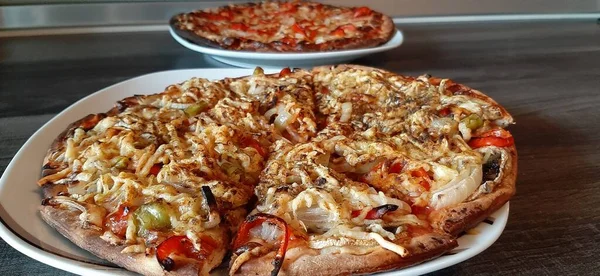 Sıcak Lezzetli Pizza — Stok fotoğraf