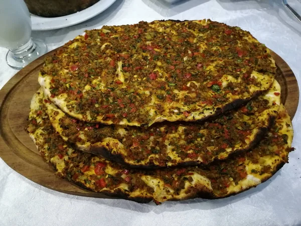 Leckere Türkische Pizza Lahmacun — Stockfoto