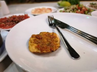 Lezzetli Türk pizzası Lahmacun.