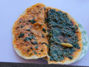 Taze ve sıcak lezzetli turta.