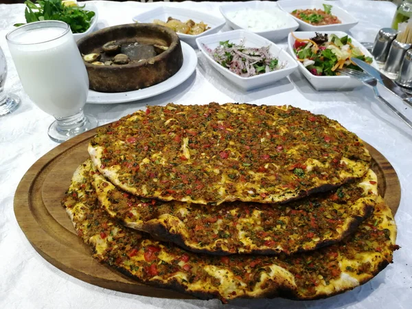 Heerlijke Turkse Pizza Lahmacun — Stockfoto