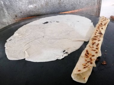 Taze ve sıcak lezzetli turta.