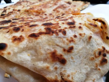 Taze ve sıcak lezzetli turta.