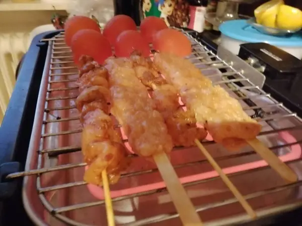 焼き立ての生チキン — ストック写真