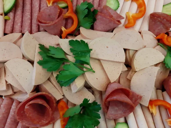 Gesneden Salami Variëteiten Serveerplaat — Stockfoto