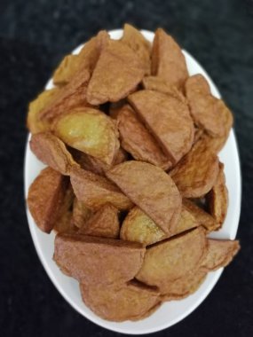 Kızarmış lezzetli hamburger köftesi.
