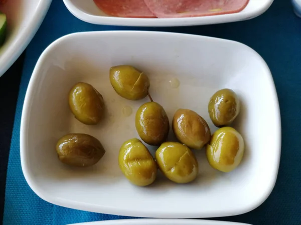 新鲜和有机好吃的橄榄品种 — 图库照片
