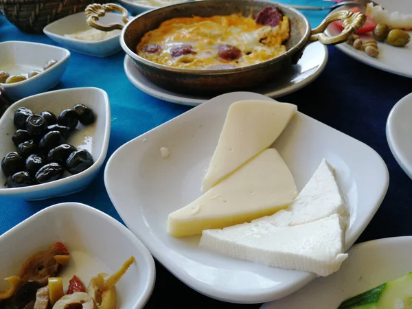 organik lezzetli taze peynir çeşitleri