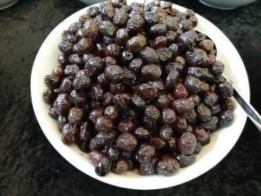 taze ve organik lezzetli zeytin çeşitleri