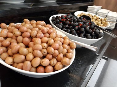 taze ve organik lezzetli zeytin çeşitleri