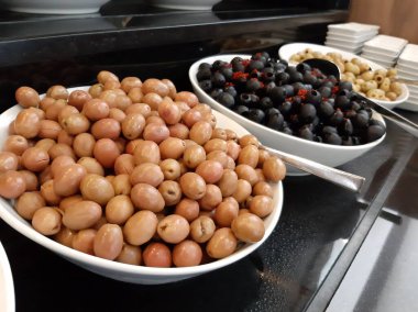 taze ve organik lezzetli zeytin çeşitleri