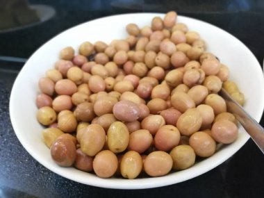 taze ve organik lezzetli zeytin çeşitleri