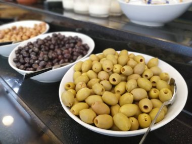 taze ve organik lezzetli zeytin çeşitleri