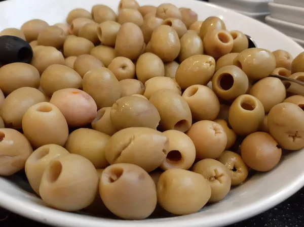 taze ve organik lezzetli zeytin çeşitleri