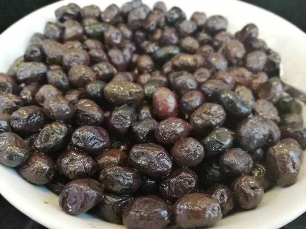 taze ve organik lezzetli zeytin çeşitleri