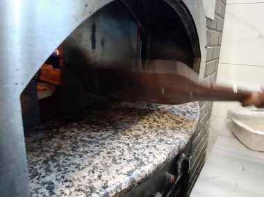 Fırından taze ve sıcak ekmek.