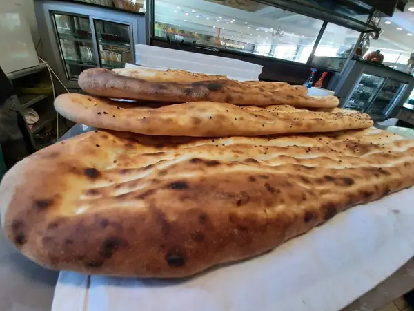 Frisches Und Warmes Brot Aus Dem Ofen — Stockfoto