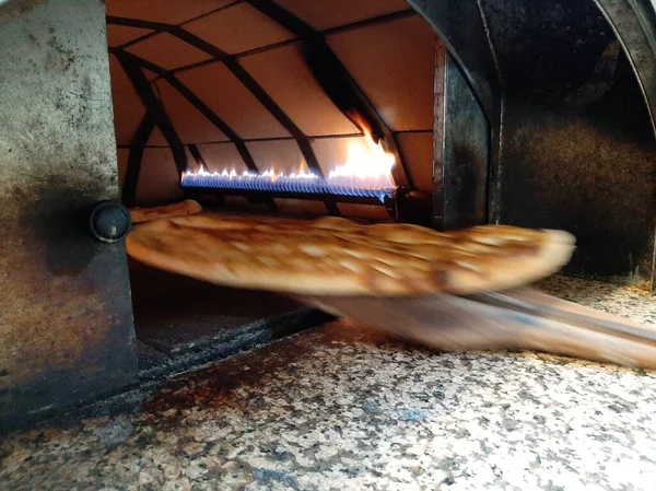 Φρέσκο Και Ζεστό Ψωμί Από Φούρνο — Φωτογραφία Αρχείου