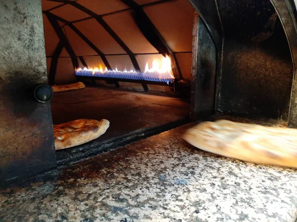 Frisches Und Warmes Brot Aus Dem Ofen — Stockfoto