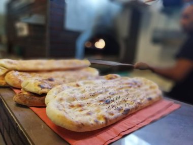 Fırından taze ve sıcak ekmek.