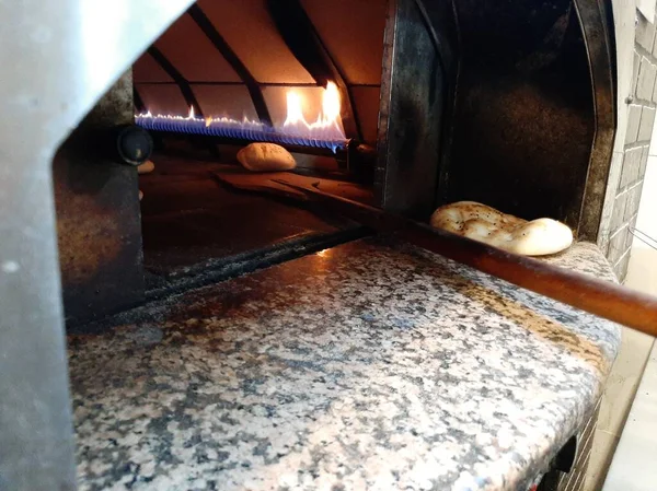 Frisches Und Warmes Brot Aus Dem Ofen — Stockfoto