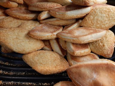 Fırından taze ve sıcak ekmek.