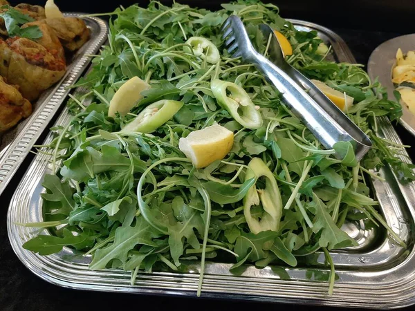 Deliciosas Ensaladas Elaboradas Con Verduras Ecológicas —  Fotos de Stock