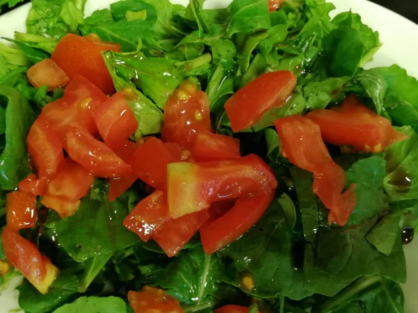 Deliciosas Saladas Feitas Com Legumes Orgânicos — Fotografia de Stock