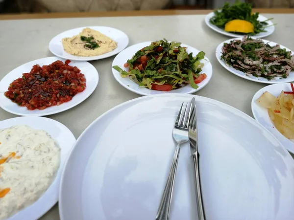 Deliciosas Ensaladas Elaboradas Con Verduras Ecológicas —  Fotos de Stock