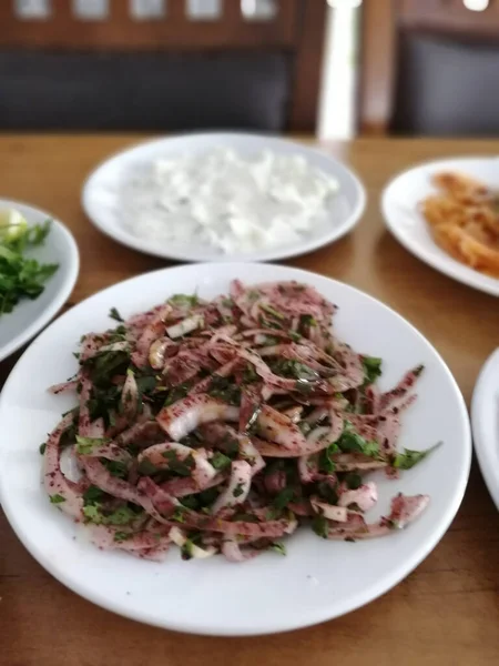 Deliciosas Saladas Feitas Com Legumes Orgânicos — Fotografia de Stock