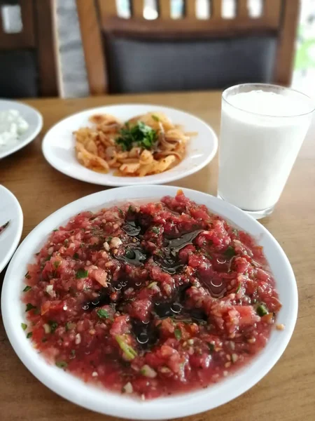 Deliciosas Ensaladas Elaboradas Con Verduras Ecológicas — Foto de Stock