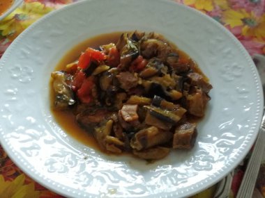 Tabakta lezzetli sebze tabağı